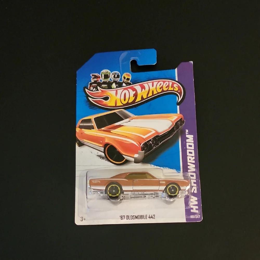 Hot Wheels '67 Oldsmobile 442 Die-Cast Car